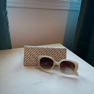 Elegant Beige Sunglasses
